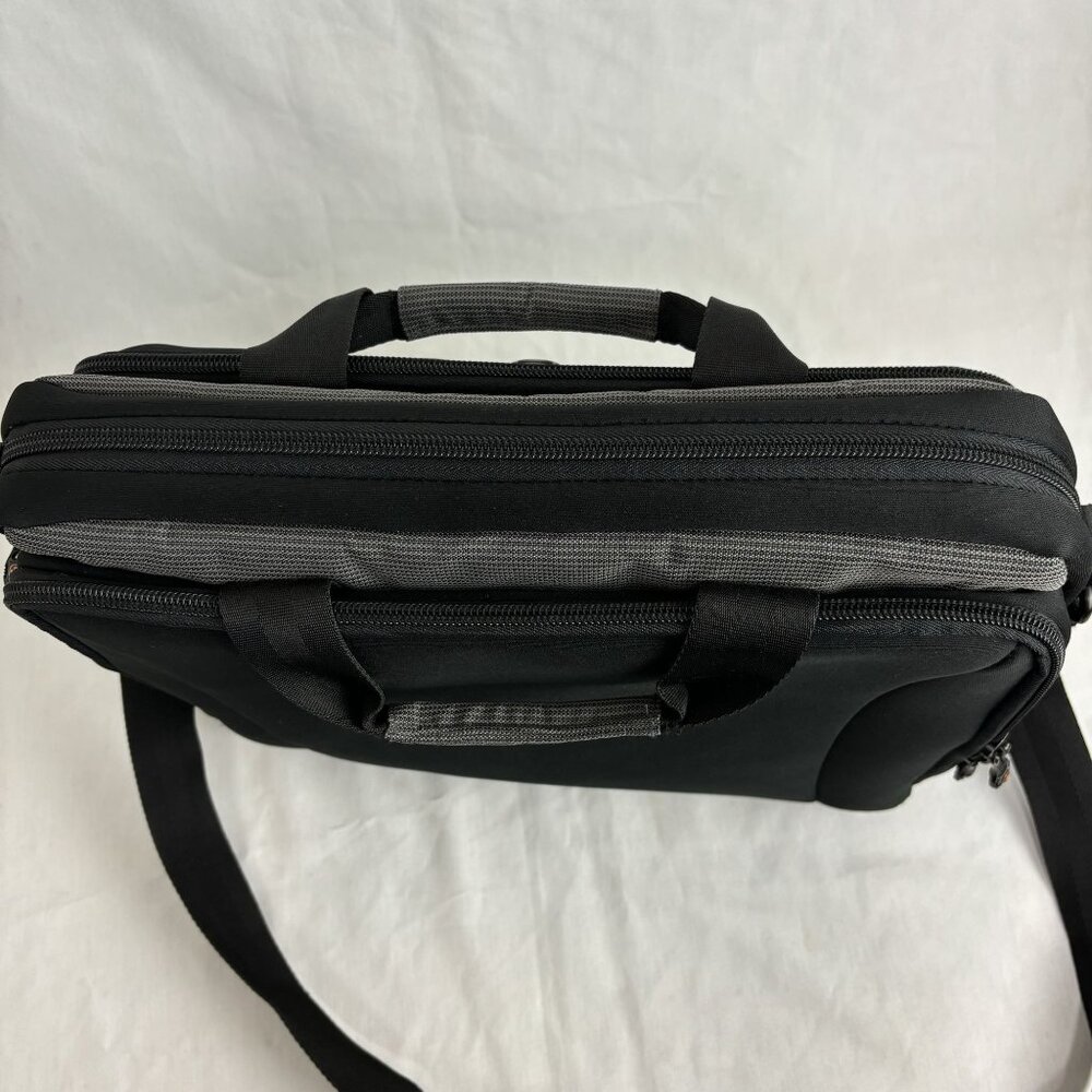 SwissGear Wenger Black & Gray Laptop Bag - Multiple Compartments Durable Fabric. - Picture 10 of 16